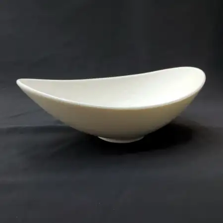 #BS5286-WT; Ceramic moon shape bowl 21.5..