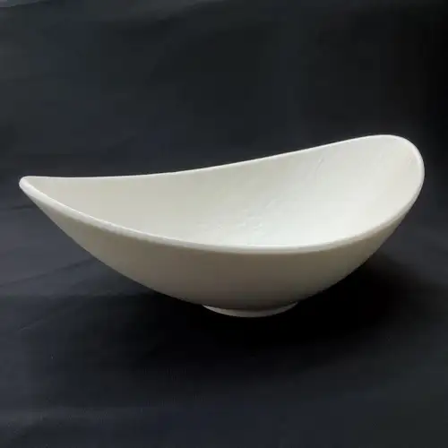 #BS5293-WT; Ceramic moon shape bowl 25.5cm