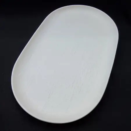 #BS8881-WT; Ceramic platter 38.5x23.5cm..