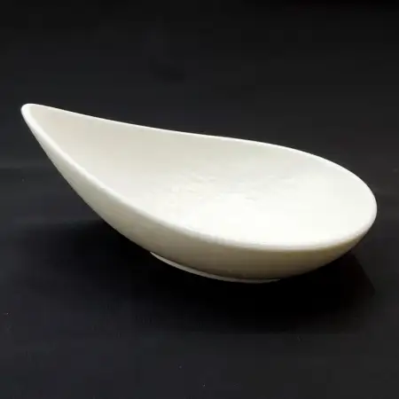 #BS9055-WT; Ceramic oval bowl 13cm..
