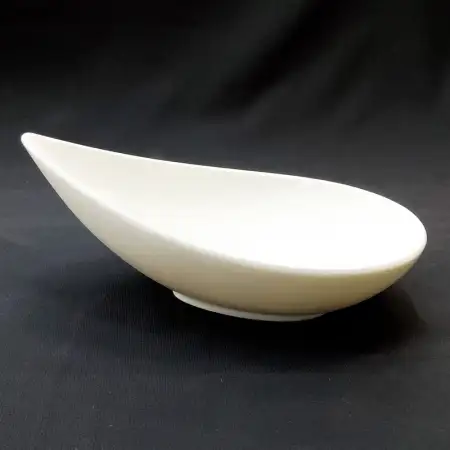 #BS9062-WT; Ceramic oval bowl 15.5cm..