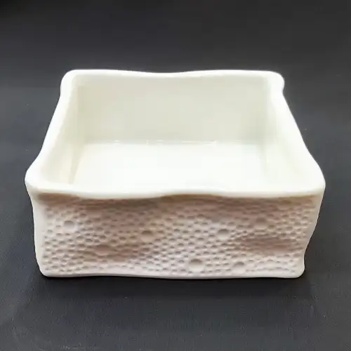 #BU6467; Ceramic rectangular bowl 4 inches