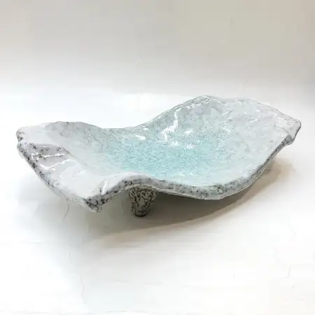 #BY-0525C; Ceramic plate 9.5 inches..