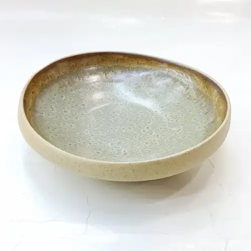 #CH-1072; Ceramic bowl 6.8 inches