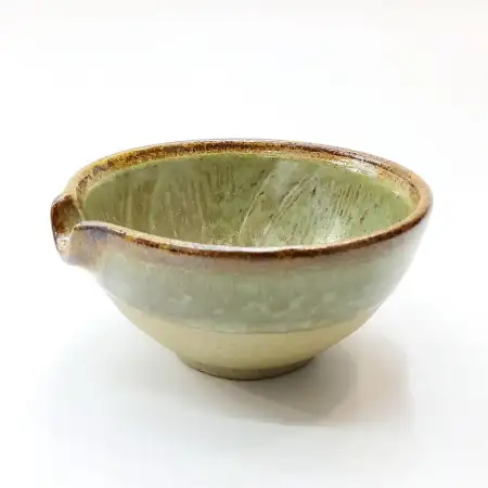 #CH-6305; Ceramic mini spout bowl 3.5 in..