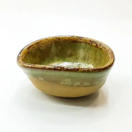 #CH-6435; Ceramic bowl 3.7 inches..