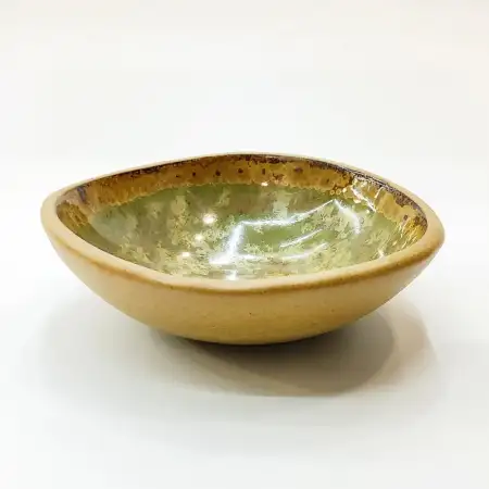 #CH-6510; Ceramic bowl 4.6 inches..