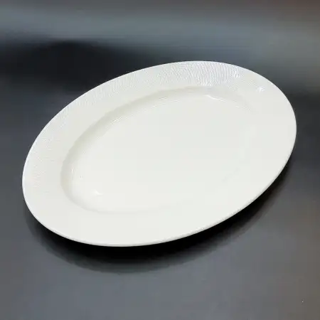 #CT8170; Ceramic oval plate 25.5cm..