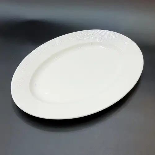 #CT8170; Ceramic oval plate 25.5cm