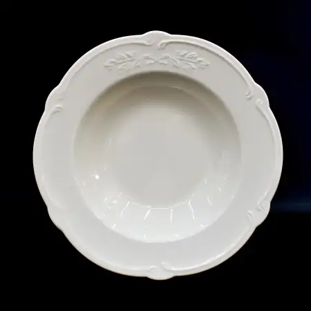 #HB9443; Ceramic soup plate 8.5 inches..