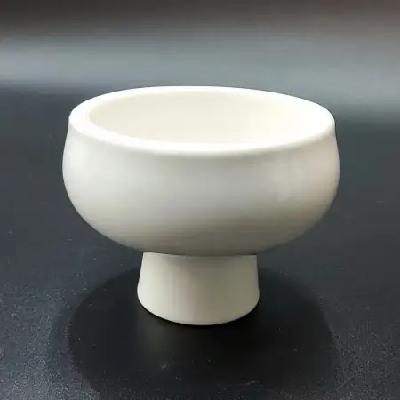 #HN0696-WT; Ceramic dessert bowl w. stan..