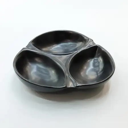 #HN7531-BK; Ceramic sauce dish 3 leaves ..