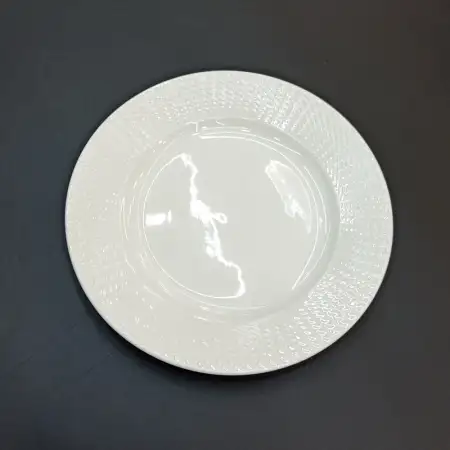 #HT2054; Ceramic round plate 9 inches..