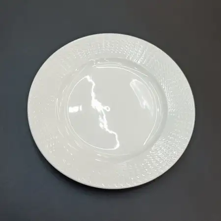 #HT2061; Ceramic round plate 10.5 inches..