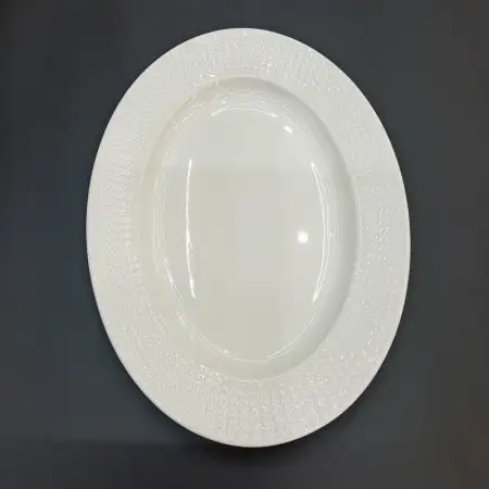 #HT2115; Ceramic oval plate 14 inches..