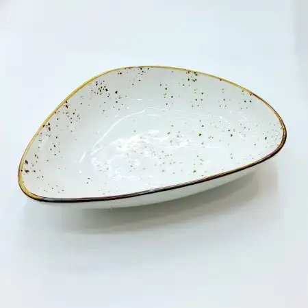 #KK8684-WT; Ceramic 8.5 inches triangle ..