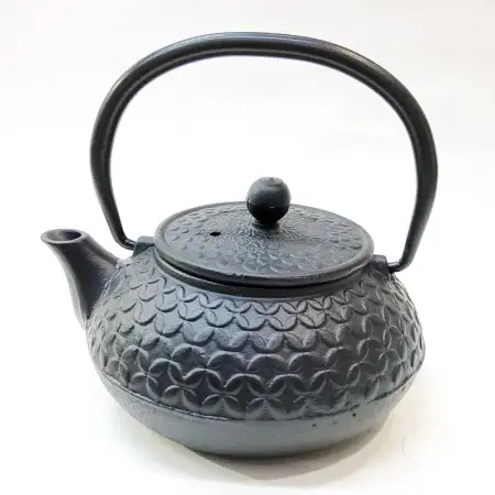 #SQ1868; Cast iron tea pot 0.6L..