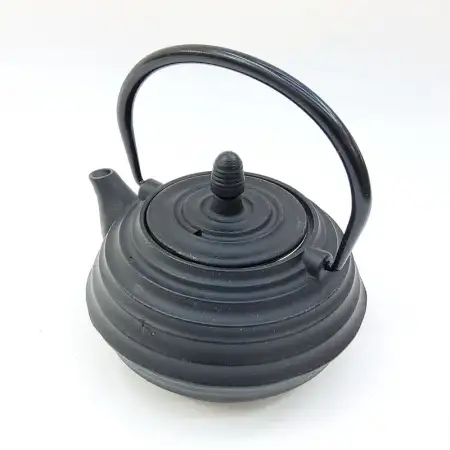 #SQ5934; Cast iron tea pot 700ml..