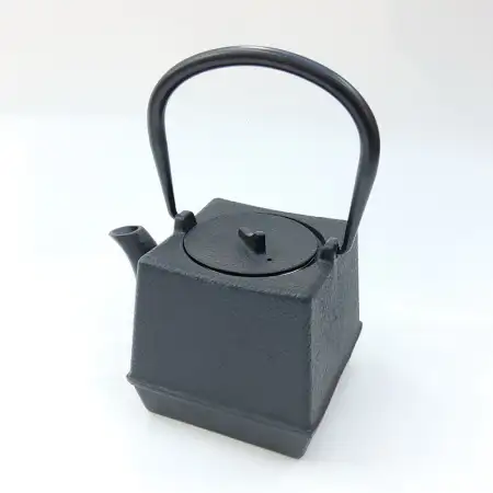 #SQ5958; Cast iron tea pot 0.7L..