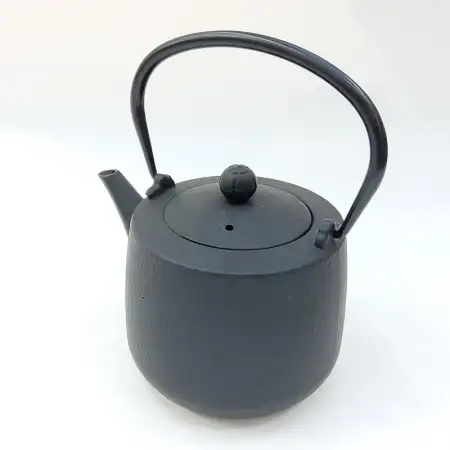 #SQ5965; Cast iron tea pot 1.1L..