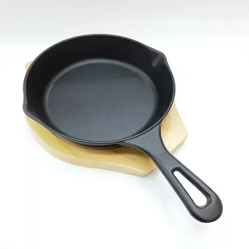 #YY2150-20W; Cast iron pan round 20cm with wood tray