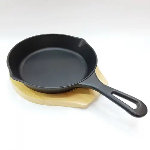#YY2150-25W; Cast iron pan round 25cm with wood tray