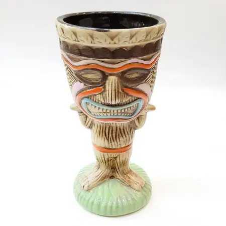 Ceramic Tiki Cocktail Mug 300ml - Wood Grain Tiki Goblet with Green Base