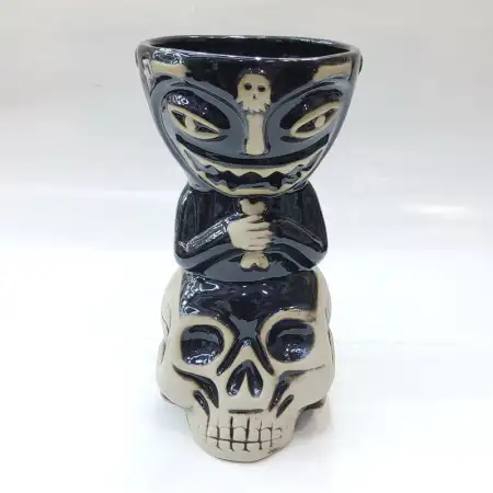 Ceramic Tiki Cocktail Mug 395ml - Black Tiki Sitting on Ivory Skull Base